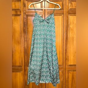 Kiss the Sky Floral Midi Dress Urban Outfitters Medium